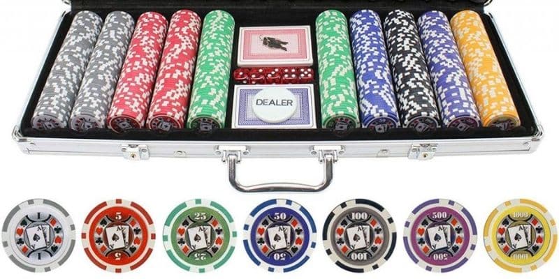 Một số chiến lược mà bạn cần biết khi chia bài poker